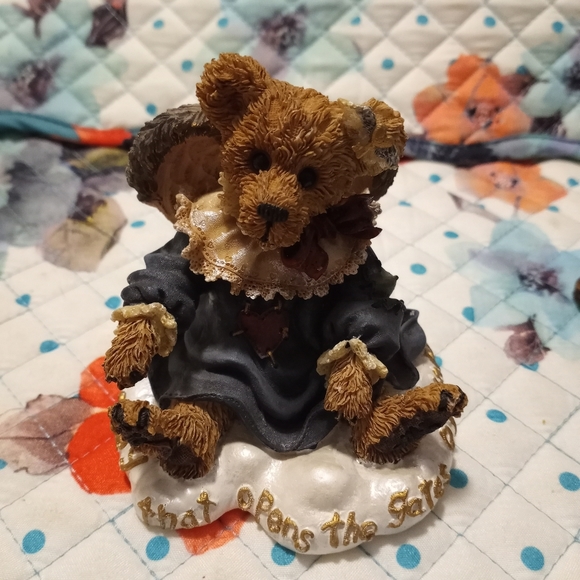 Boyd's Bears and Friends Figurine Set - Picture 2 of 8